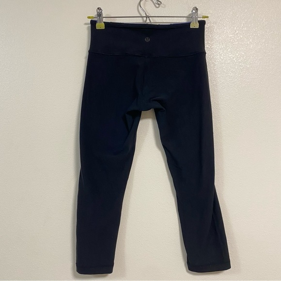 Lululemon Leggings Women’s Size 4 Black Reversible Wunder Under Capri Leggings - Picture 7 of 11